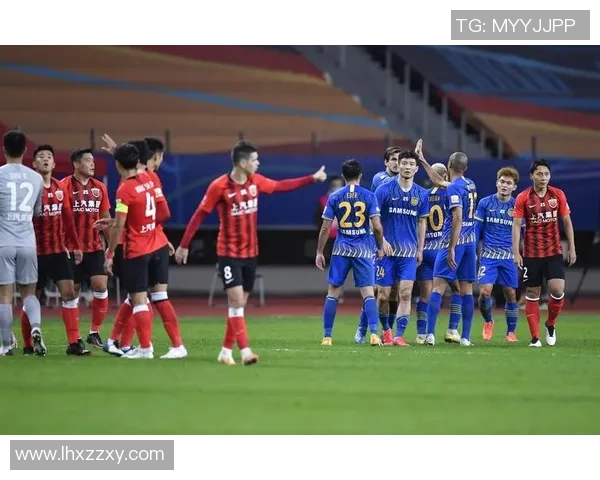 上港与苏宁激战正酣值班人员全力以赴守护赛事安全