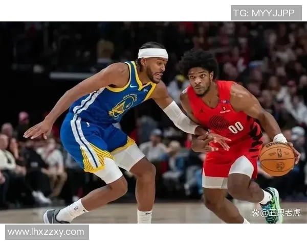 开拓者与活塞激战正酣比分胶着双方争夺胜利的精彩瞬间回顾